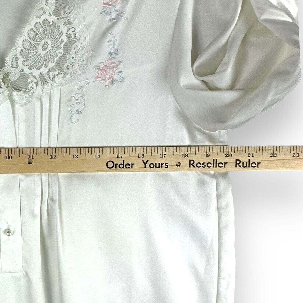 VTG Barbizon Nightgown Women's sz Med Embroidered Ruffle Lace Pearl Button GUC - Picture 8 of 11